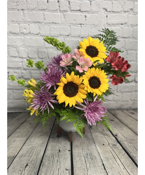 Sunflowers, alstreomerias, and more in garden-style